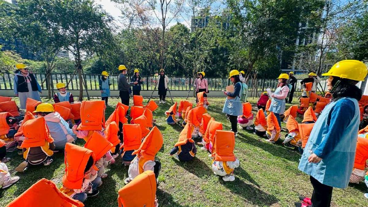 消防逃生演練 (11)