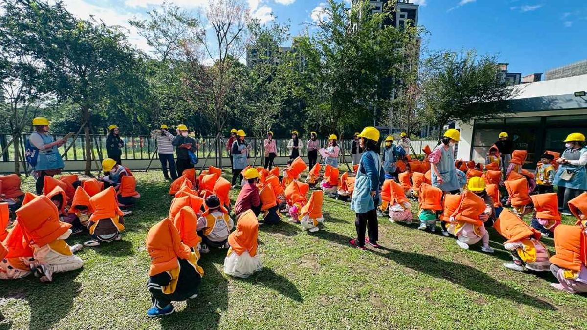 消防逃生演練 (14)