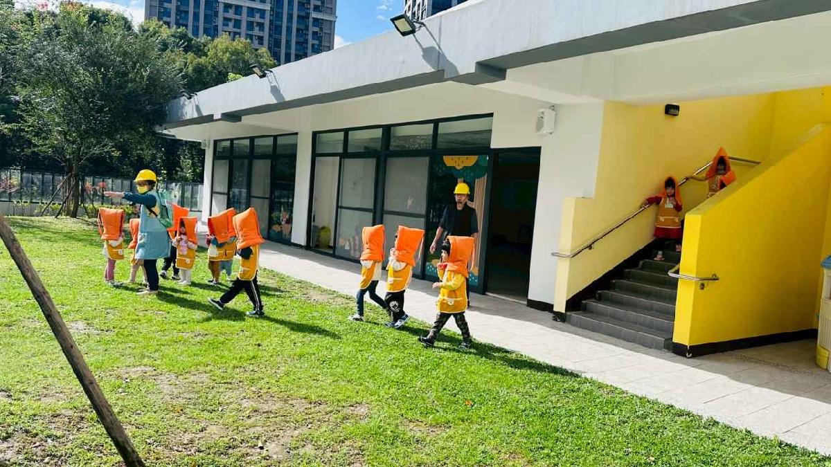 消防逃生演練 (23)